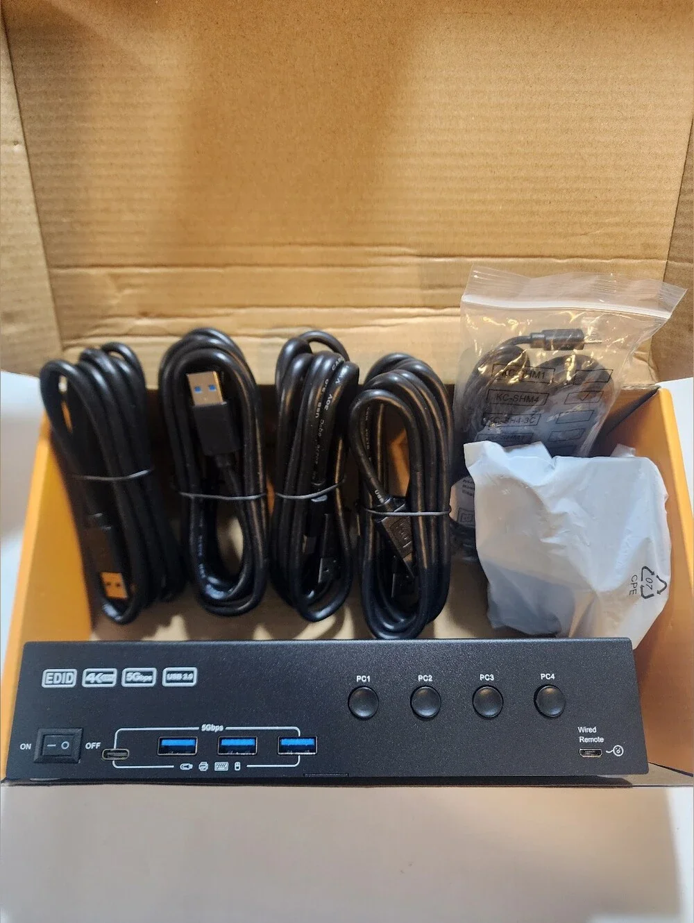 KVM Switch 3 Monitors 4 Computers 4K@60Hz,EDID Simulation,USB 3.0 HDMI Displa...